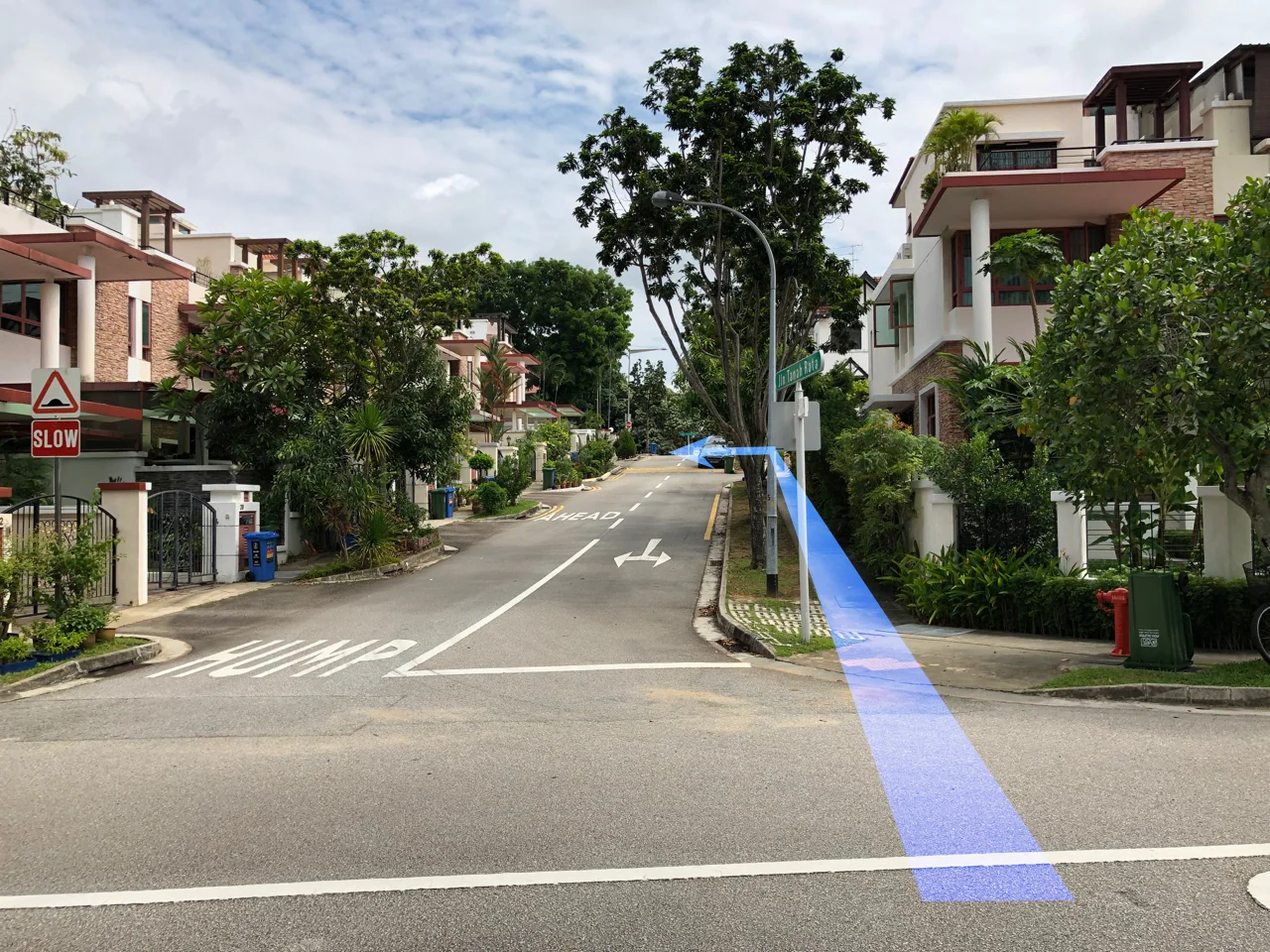 Arrow turn left at Upper Changi Road.jpg