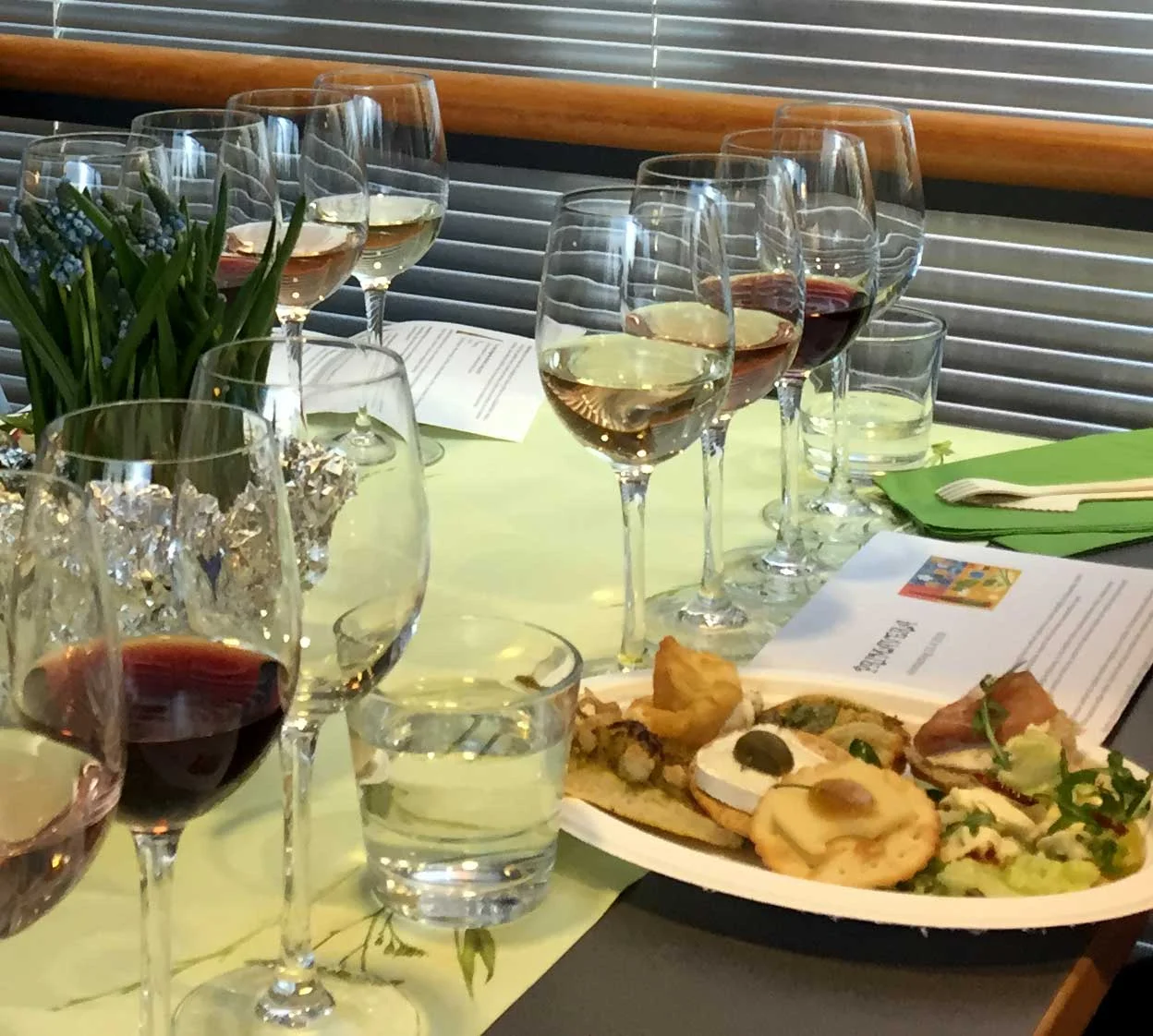 Tusao ry:n jäsenilta 11.4. / Primavera viini tasting