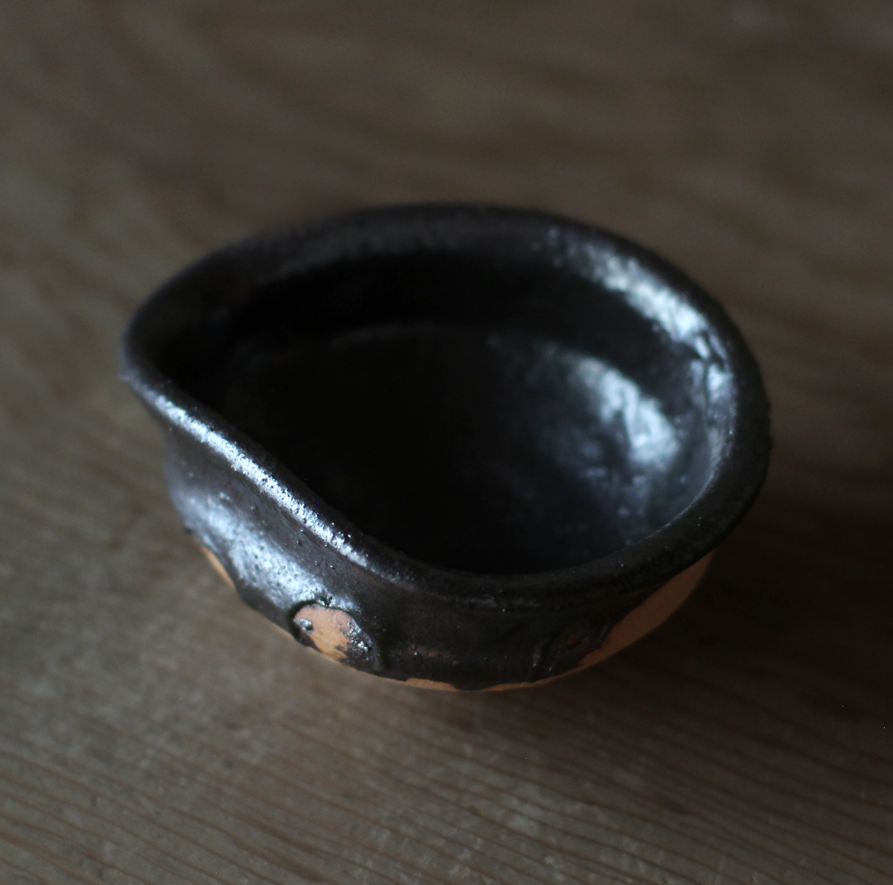 辻村史朗　織部黒ぐい呑｜Shiro Tsujimura, Sake cup, Oribe-guro style