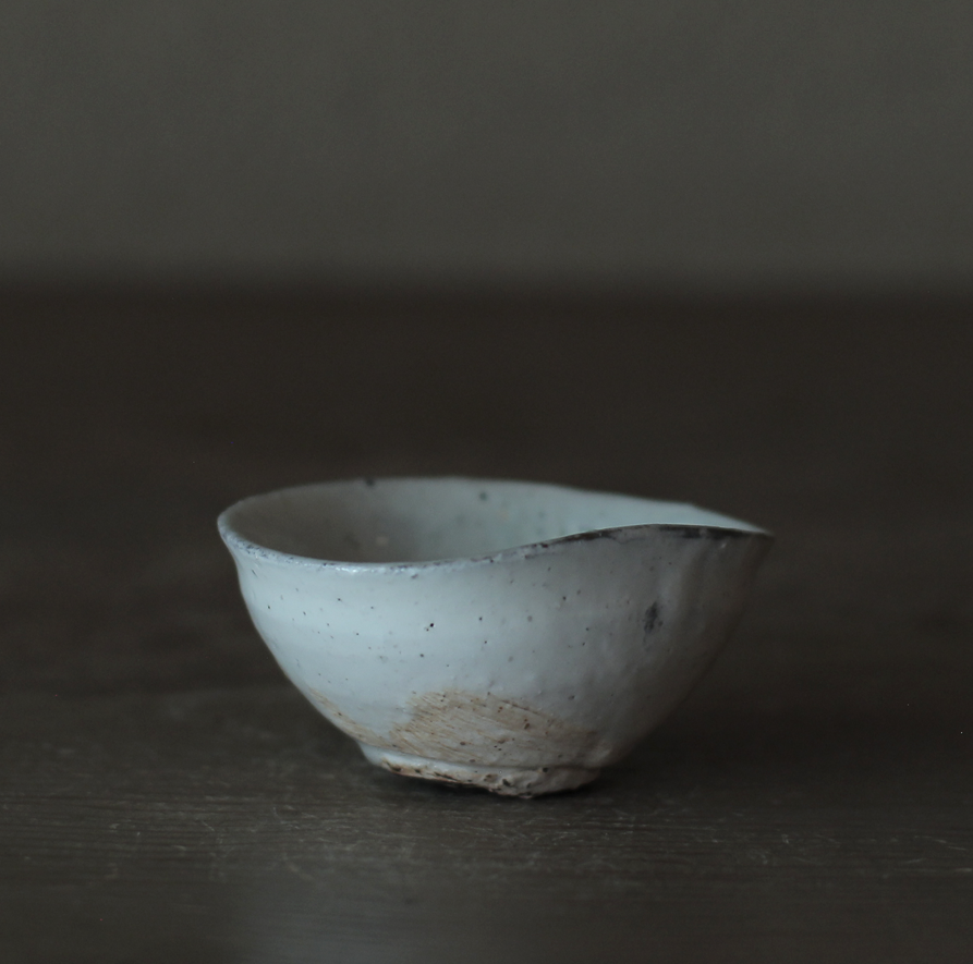 辻村史朗　粉引ぐい呑	｜Shiro Tsujimura, Sake cup, Kohiki style