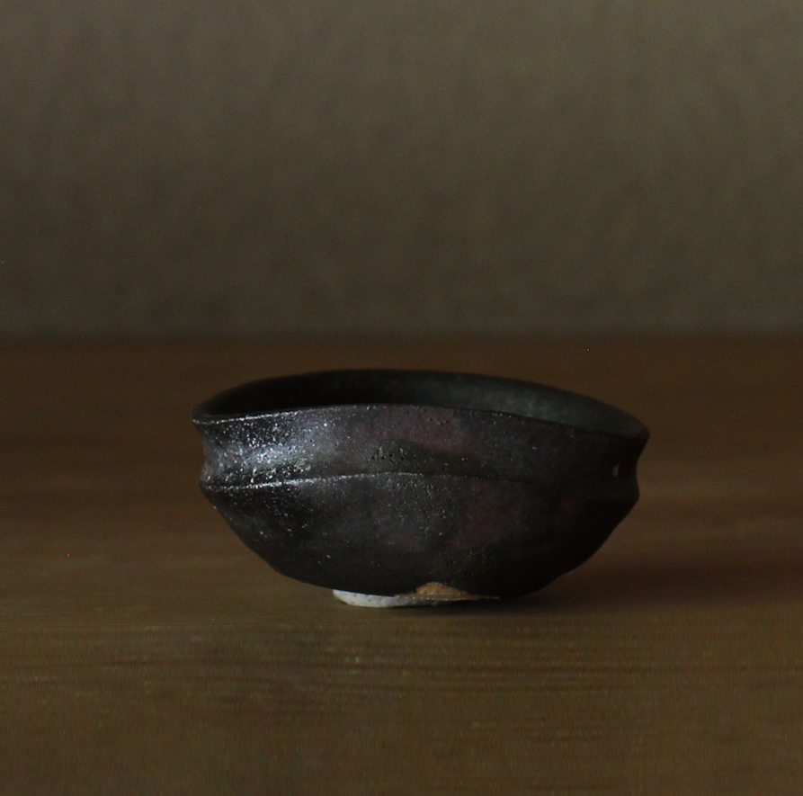 辻村史朗　織部黒ぐい呑 ｜Shiro Tsujimura, Sake cup, Oribe-guro style  (Copy)