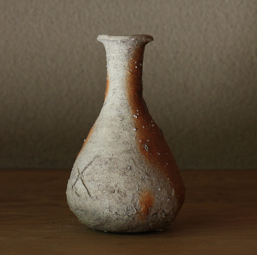 辻村史朗　信楽徳利｜Shiro Tsujimura, Sake bottle, Shigaraki style