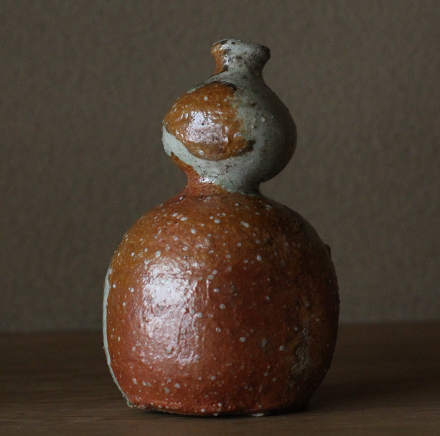 辻村史朗　伊賀徳利｜Shiro Tsujimura, Sake bottle, Igai style (Copy)