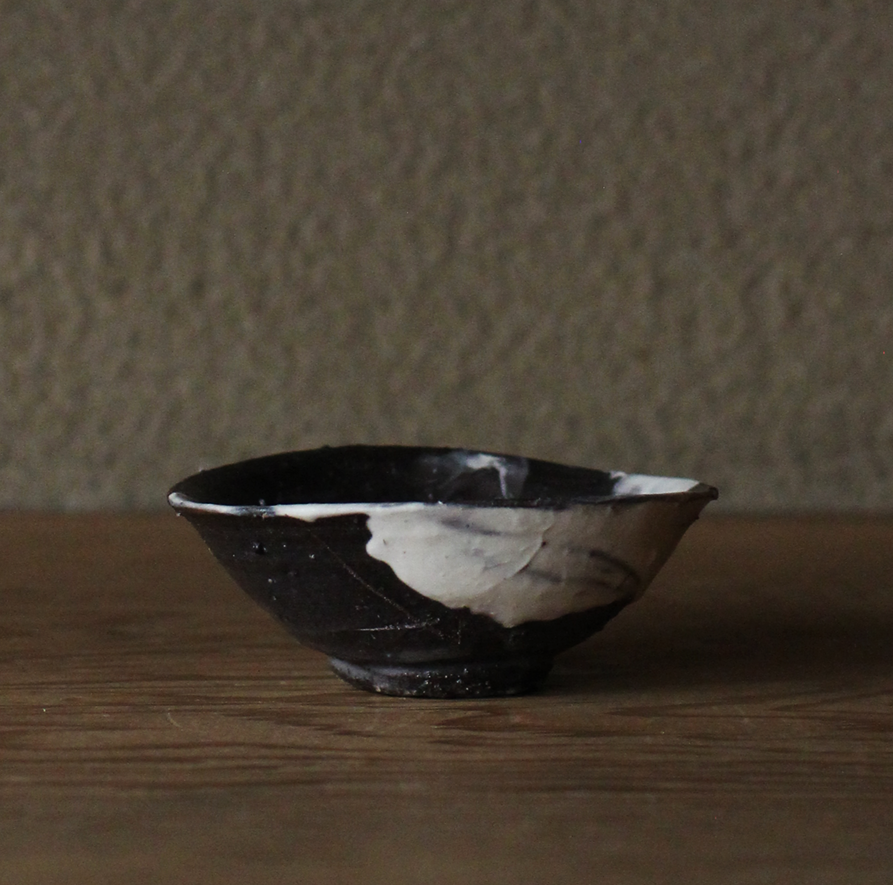 辻村史朗　刷毛目ぐい呑｜Shiro Tsujimura, Sake cup, Hakeme style
