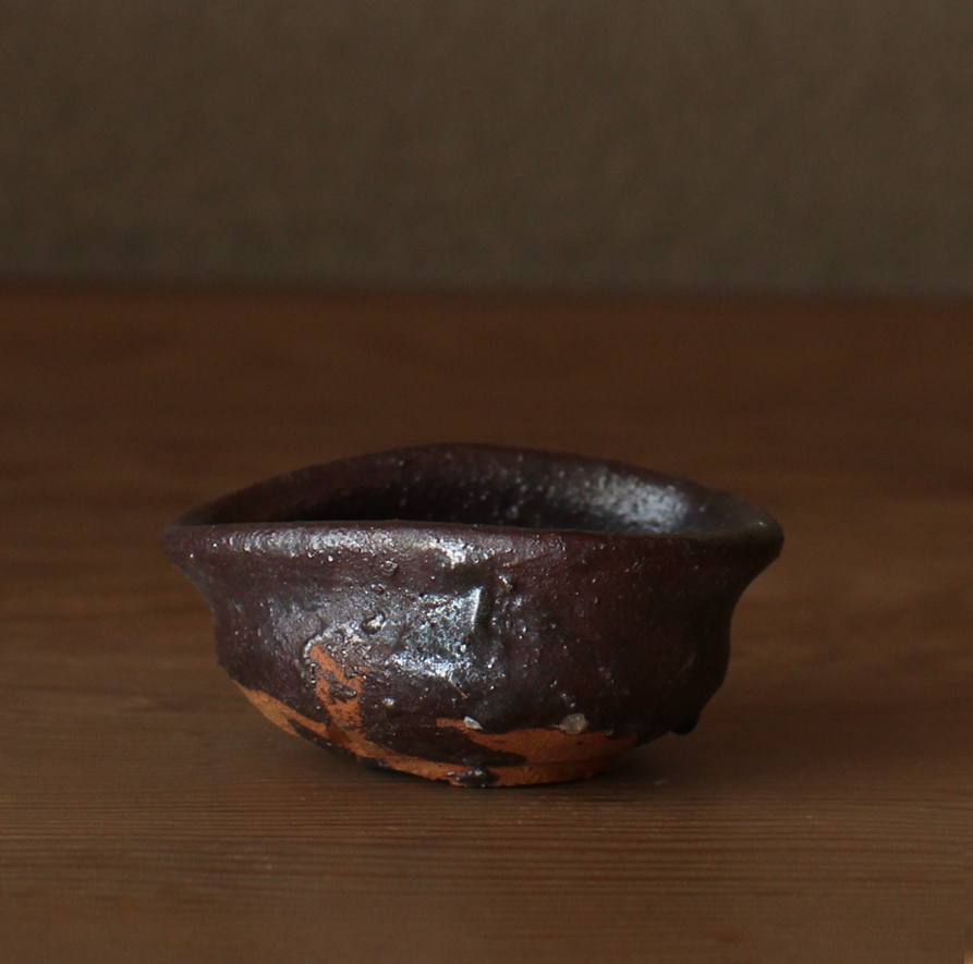 辻村史朗　織部黒ぐい呑 ｜Shiro Tsujimura, Sake cup, Oribe-guro style 