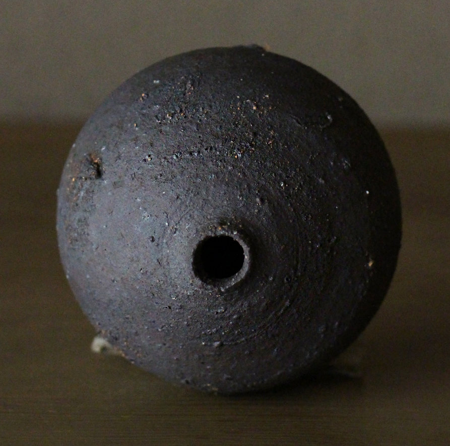辻村史朗 焼締丸花入|Shiro Tsujimura, Round jar Yakishime style