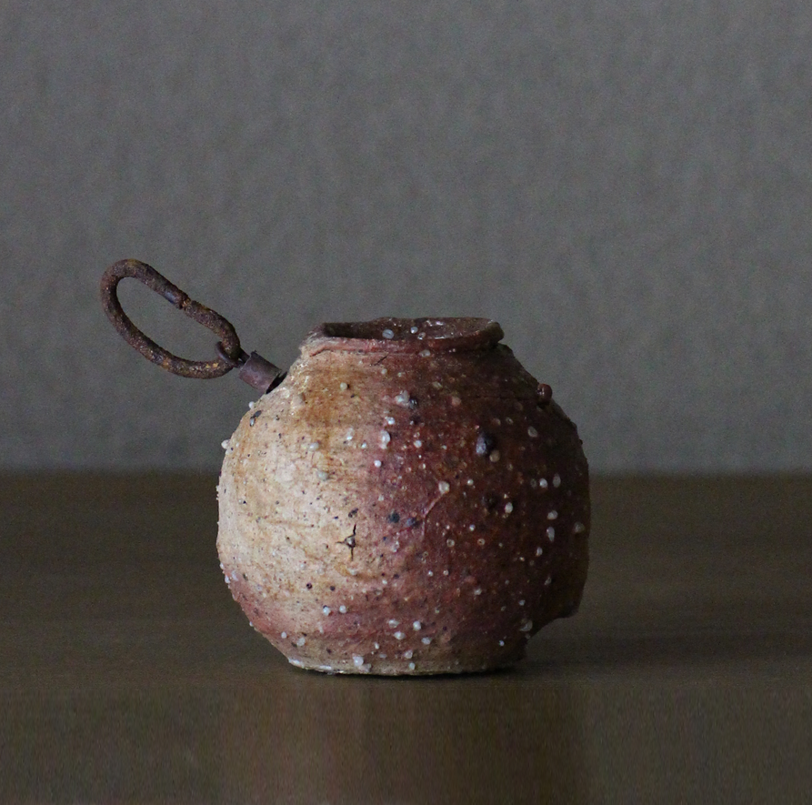 辻村史朗 信楽掛花入|Shiro Tsujimura, Hanging vase, Shigaraki style