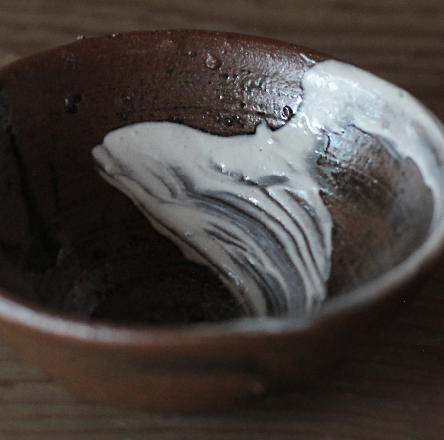 辻村史朗　刷毛目ぐい呑｜Shiro Tsujimura, Sake cup, Hakeme style