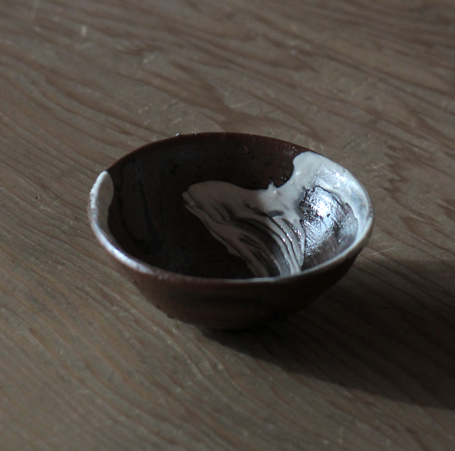 辻村史朗　刷毛目ぐい呑｜Shiro Tsujimura, Sake cup, Hakeme style