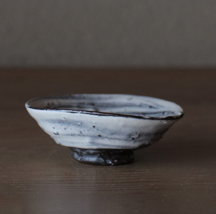辻村史朗　刷毛目ぐい呑｜Shiro Tsujimura, Sake cup, Hakeme style