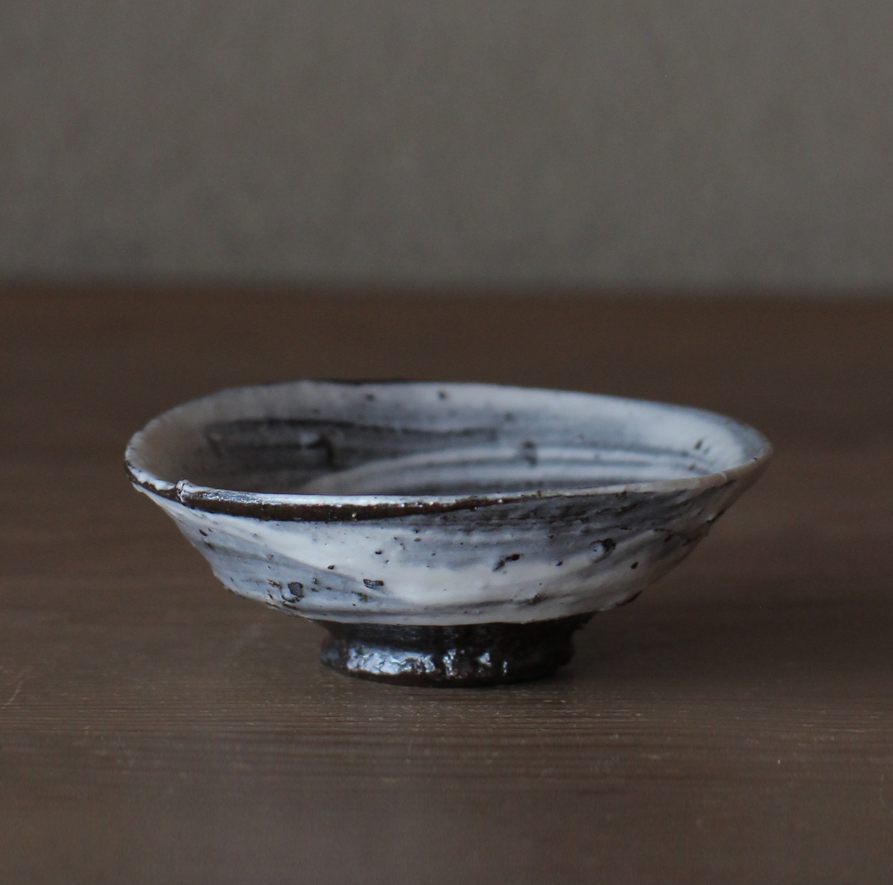 辻村史朗　刷毛目ぐい呑｜Shiro Tsujimura, Sake cup, Hakeme style