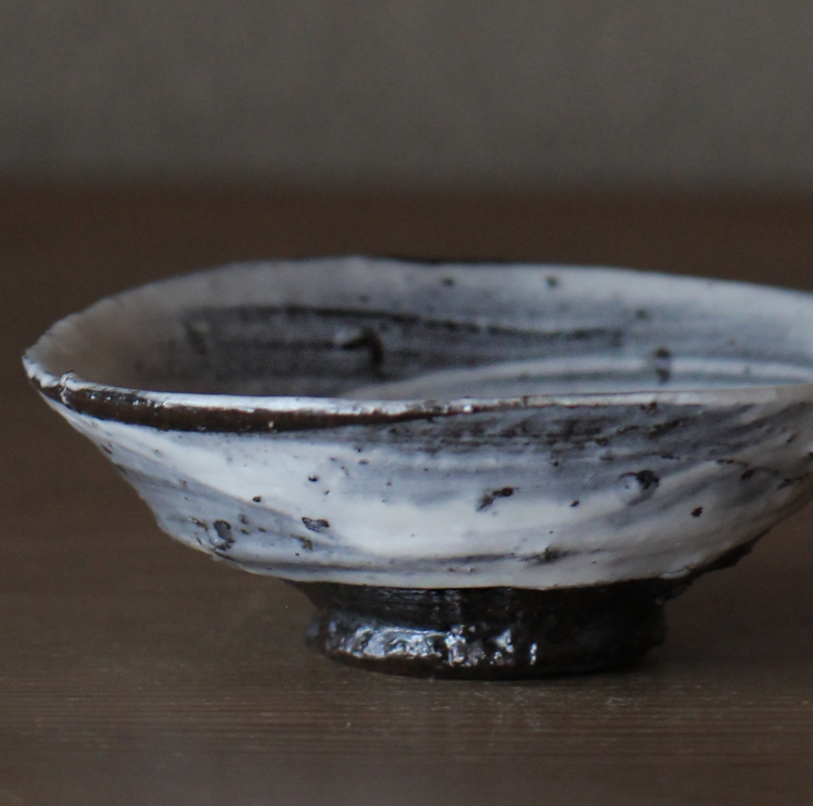 辻村史朗　刷毛目ぐい呑｜Shiro Tsujimura, Sake cup, Hakeme style
