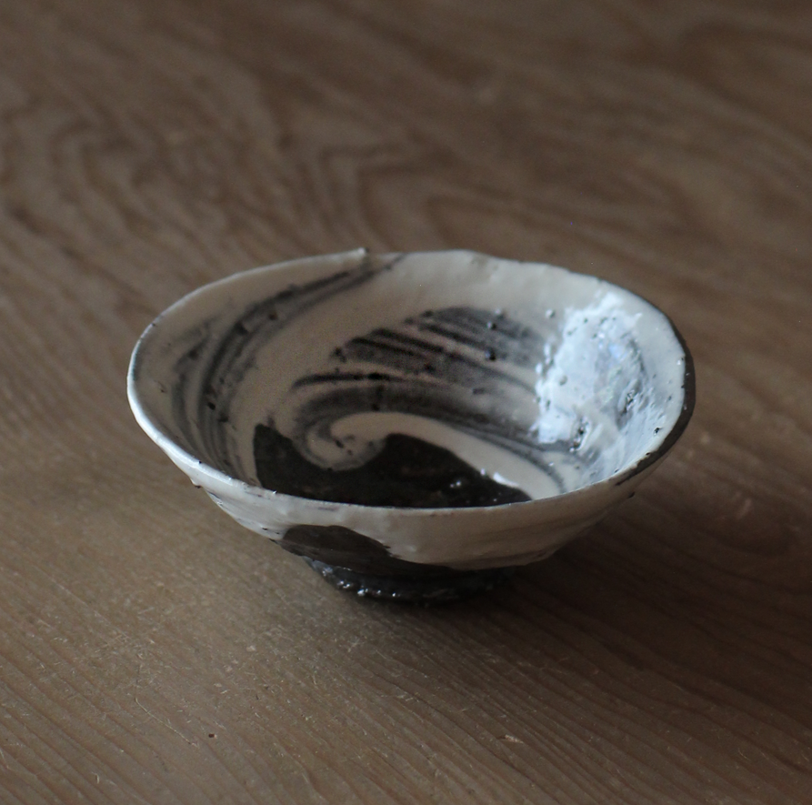 辻村史朗　刷毛目ぐい呑｜Shiro Tsujimura, Sake cup, Hakeme style