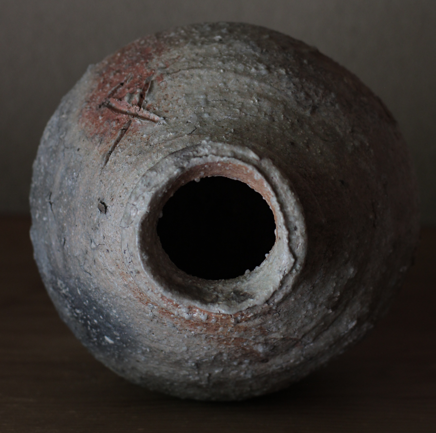 辻村史朗　伊賀蹲｜Shiro Tsujimura, Iga vase "Uzukumaru"