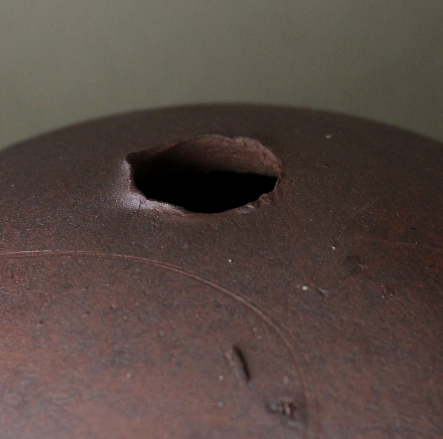 辻村史朗　備前丸壺（小）｜Shiro Tsujimura, Round jar Bizen style  