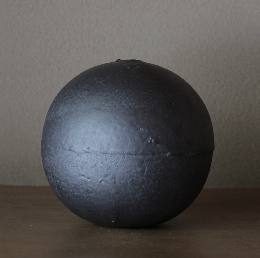 辻村史朗　黒丸壺（小）｜Shiro Tsujimura, Black round jar
