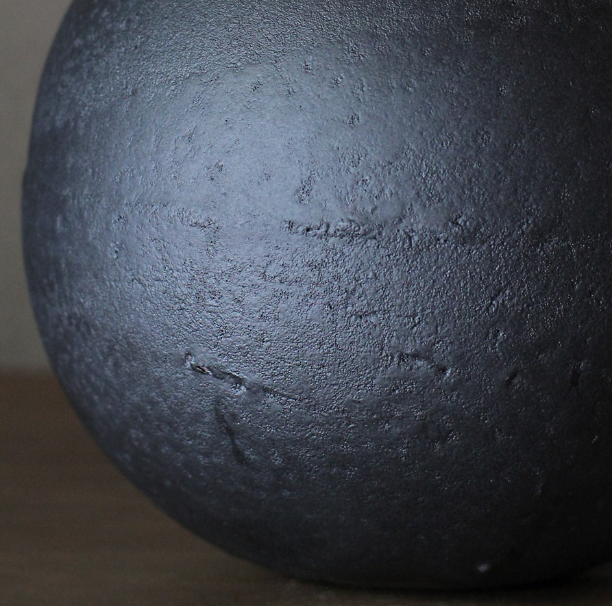 辻村史朗　黒丸壺（小）｜Shiro Tsujimura, Black round jar