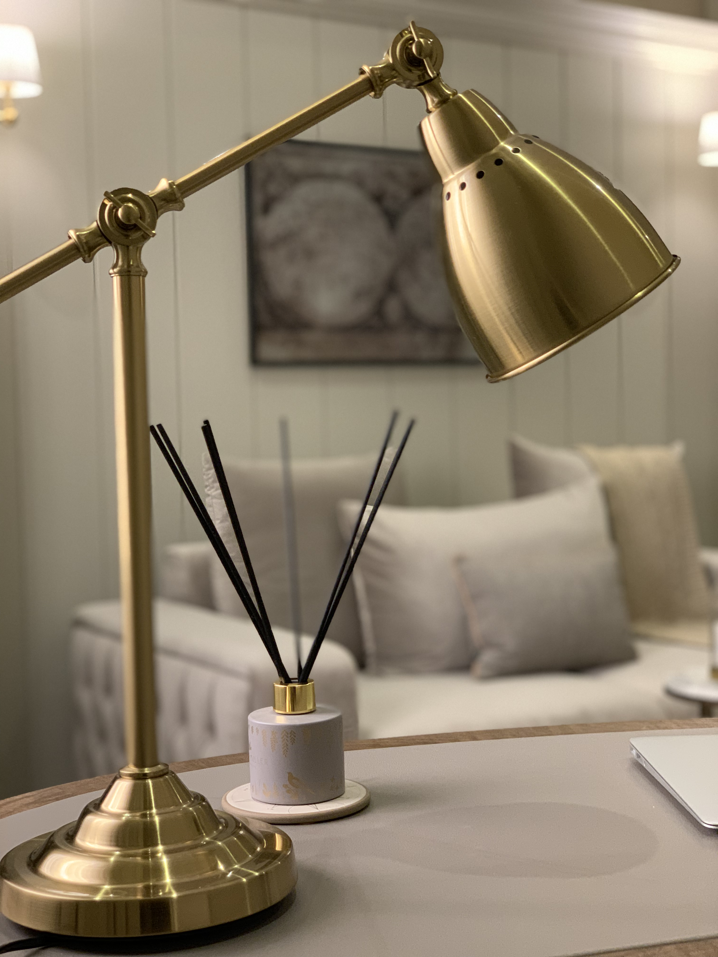  Interiors . Furnishing . Lighting 