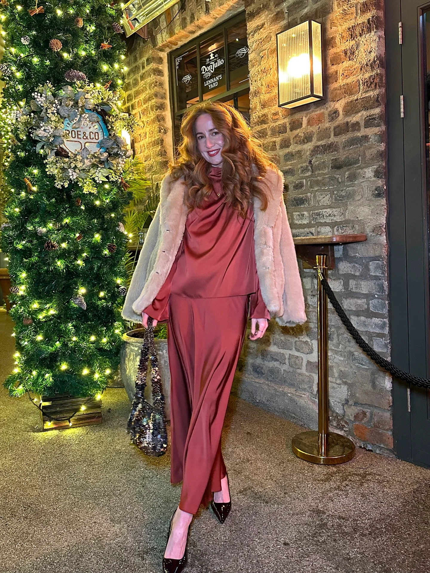 Baby, it was cold last night ❄️

But so much festive fun @rosaliqueirl Christmas Soir&eacute;e @lennansyard 🎄
Thanks for having me @2waycomms 

PR | Invite
