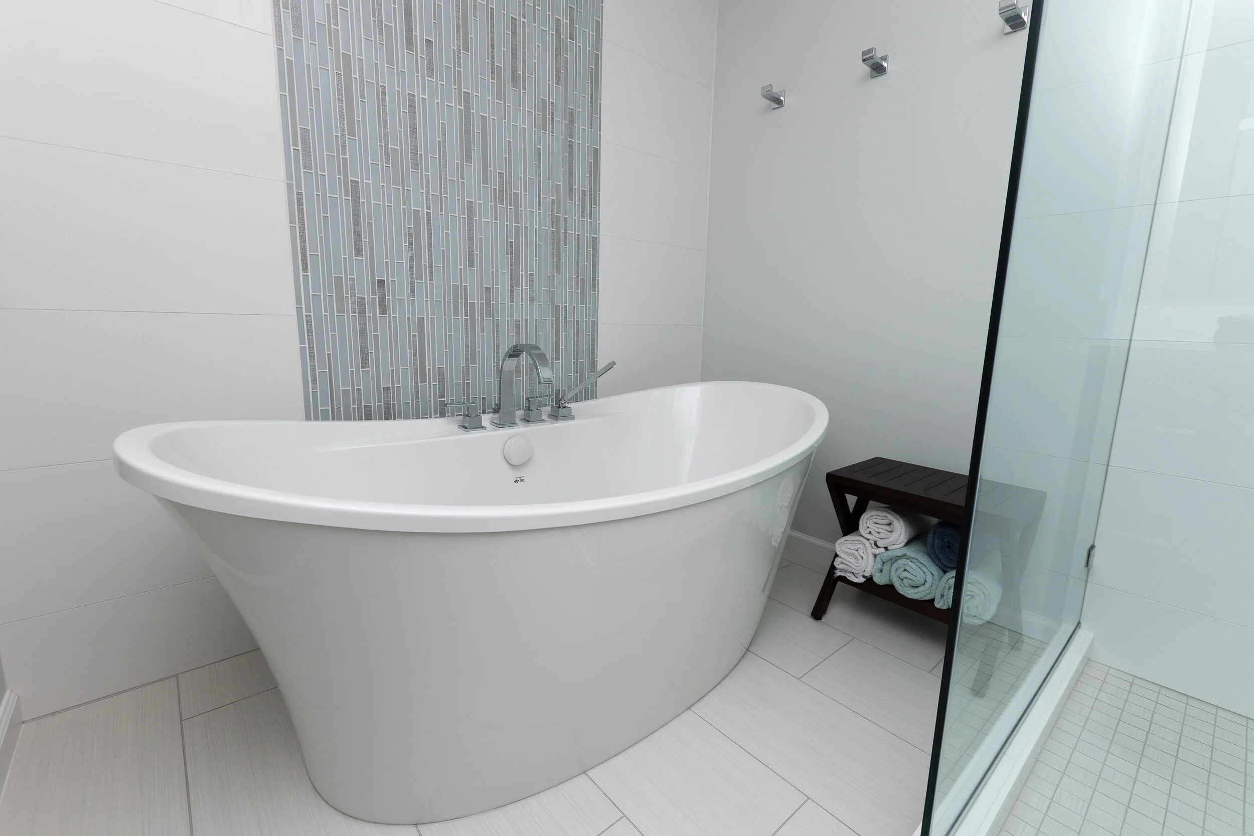 Tub angle close-up.jpg