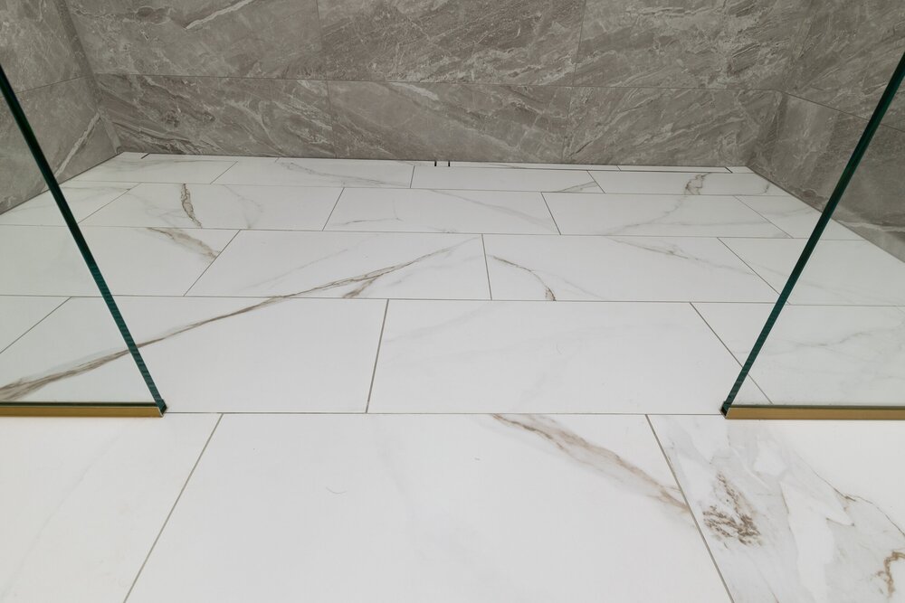 Ray Tile Bath, How To Tile A Curbless Shower Floor