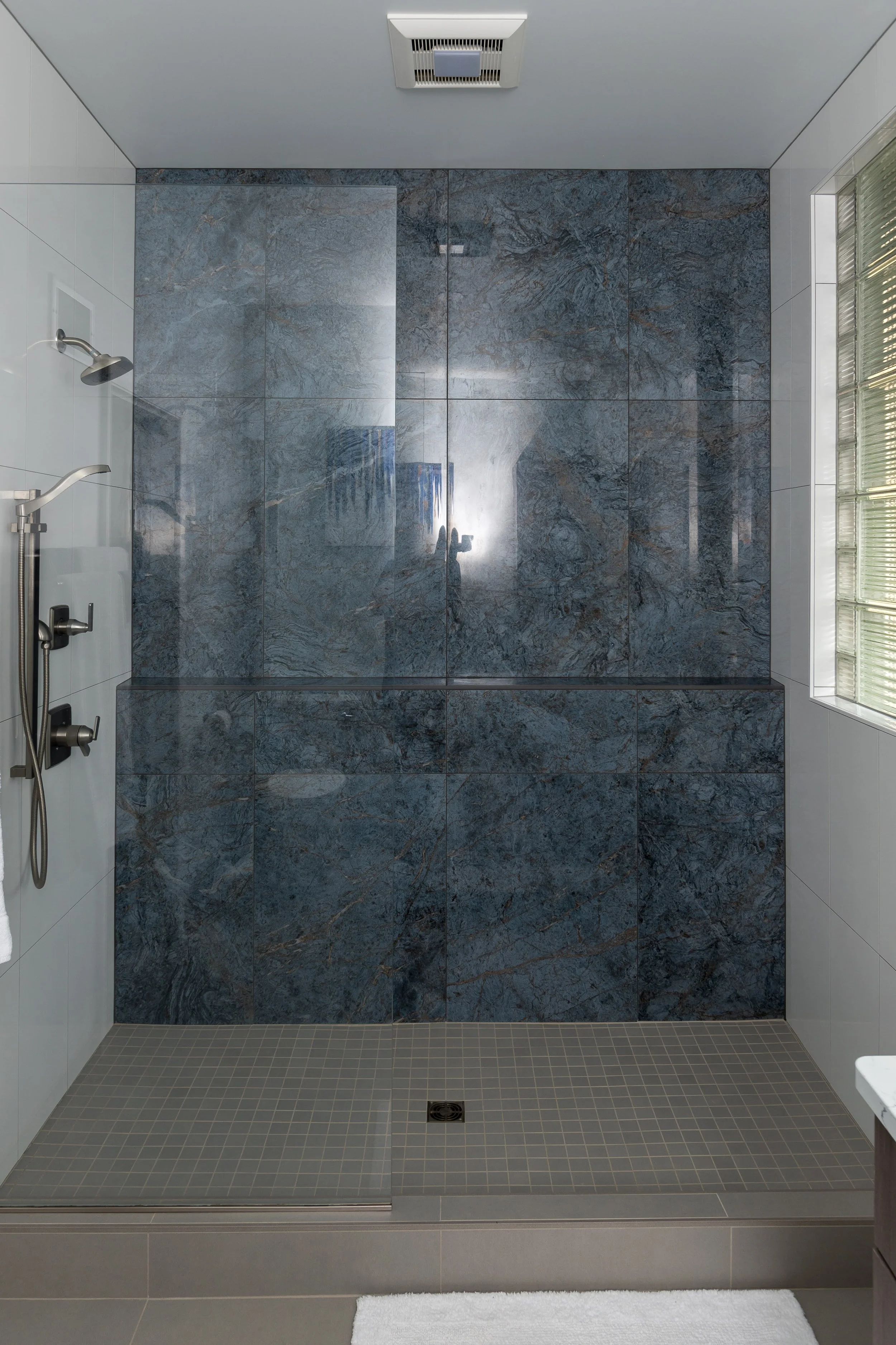 shower straight on.jpg