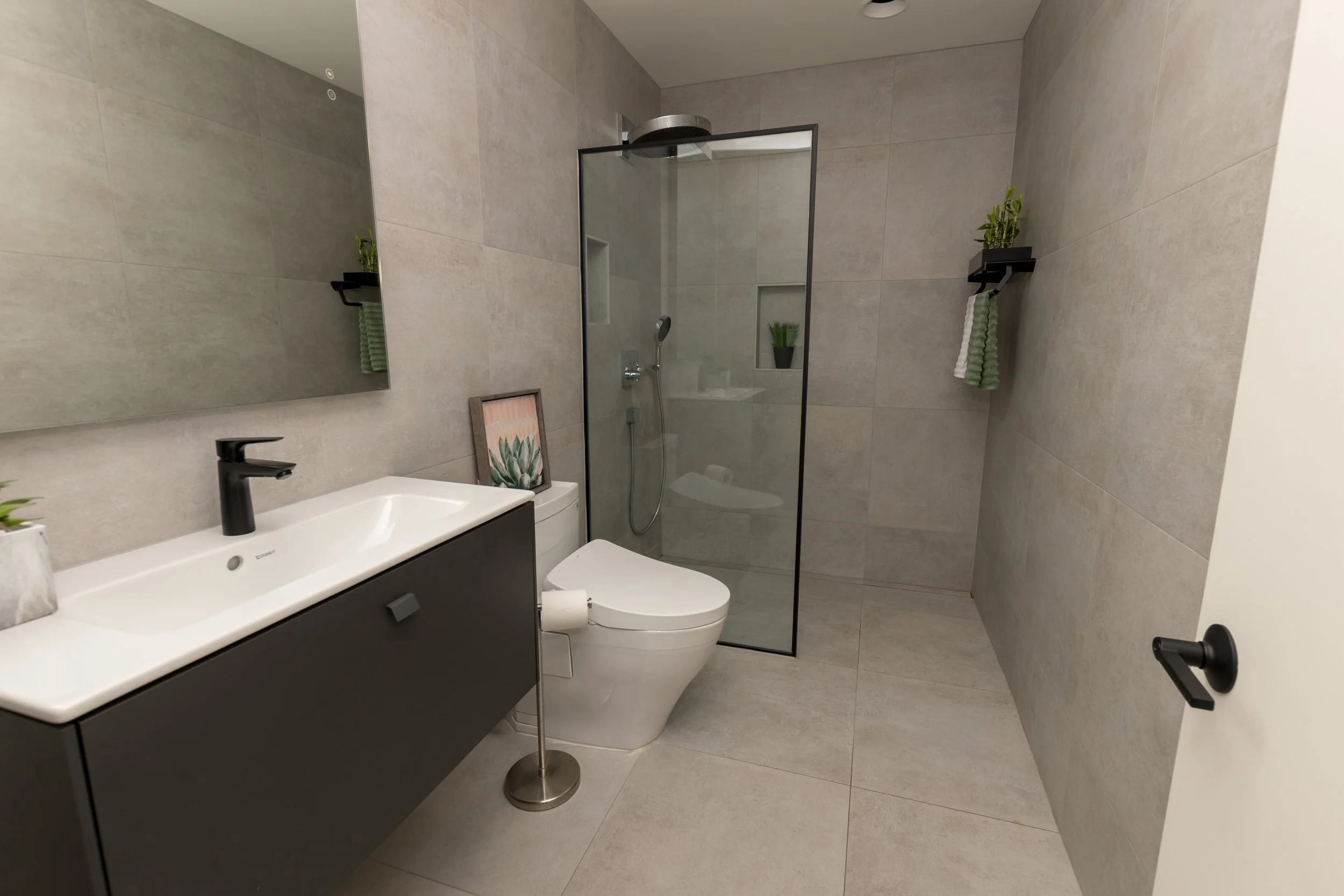 full room wide view.jpg