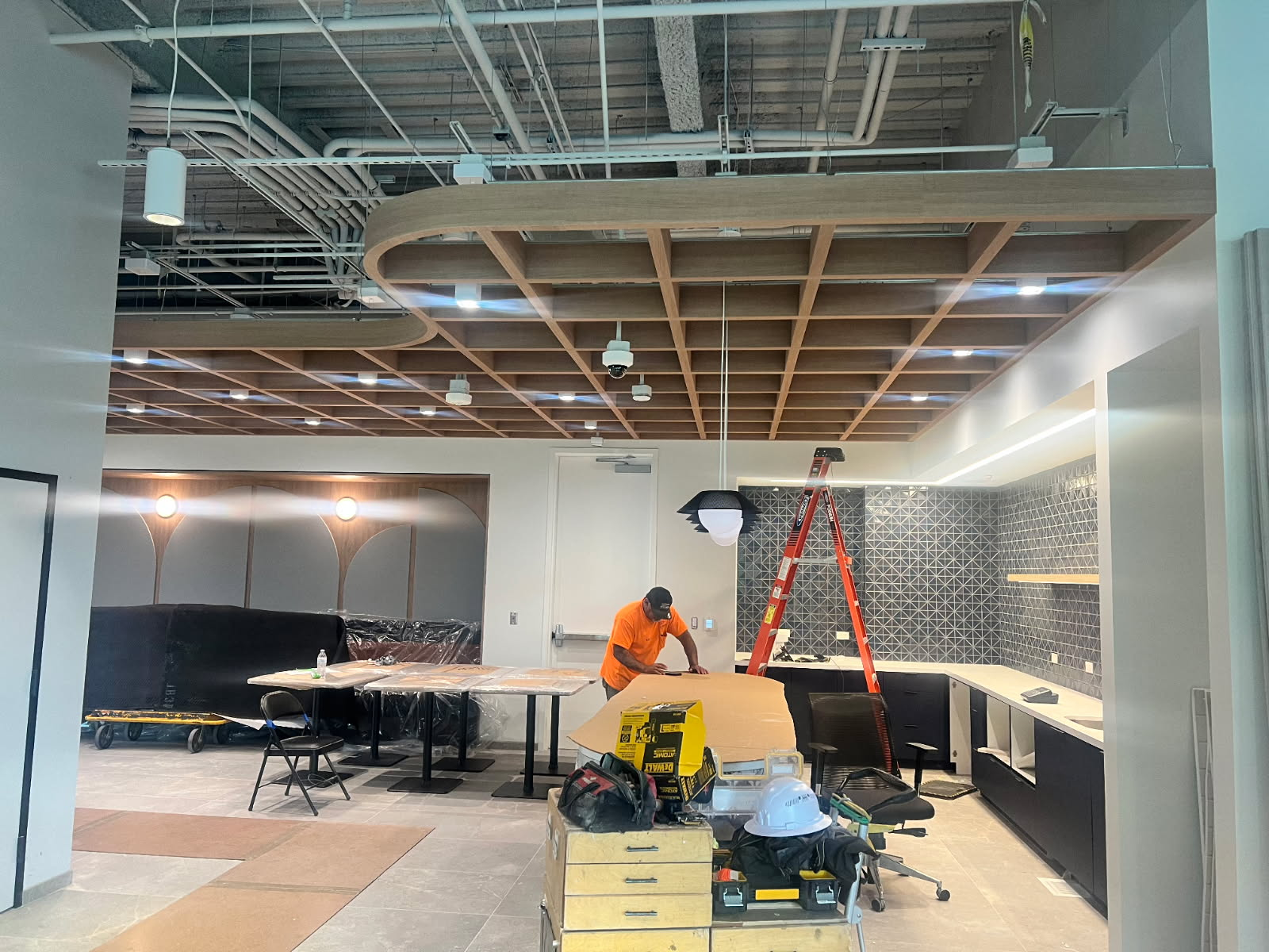 JP Morgan PET Wood Grain Cube Ceiling (2).png