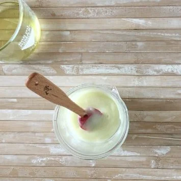 This has about 1/2 of the oils added. You will find with every drop of oil it will thicken well. Ot of interest I weighed the oils i added and it was anywhere between 1.5 and 2.5 grams at a time.