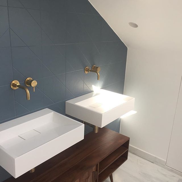 New loft extension en-suite bathroom