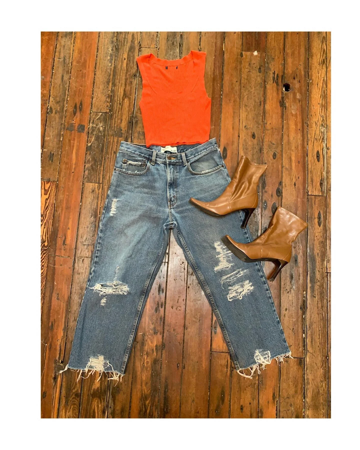 Some super cute Levi&rsquo;s are hitting the floor this week ✨Which do you prefer distressed or patched??
