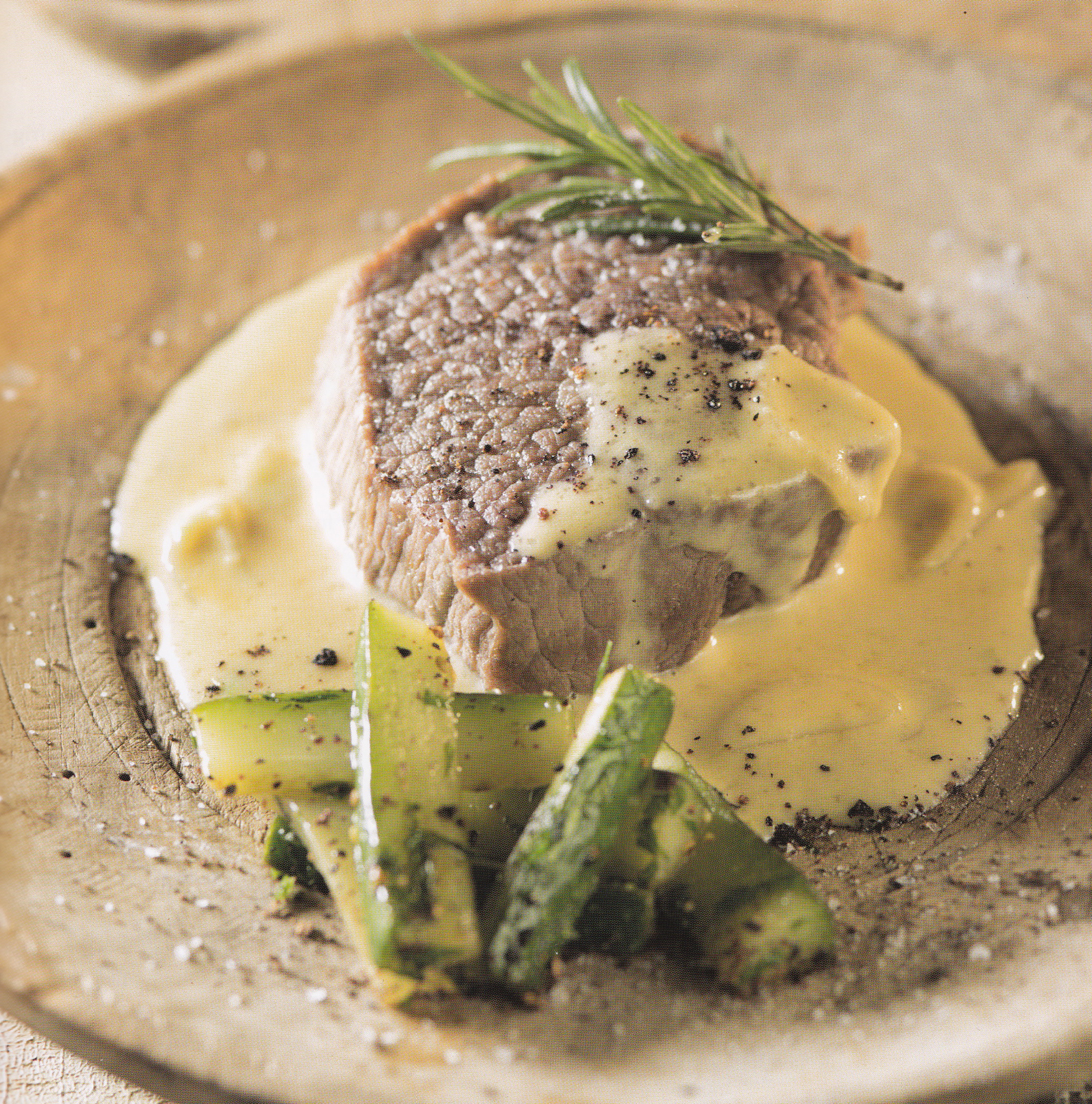 Boiled beef with cucumber