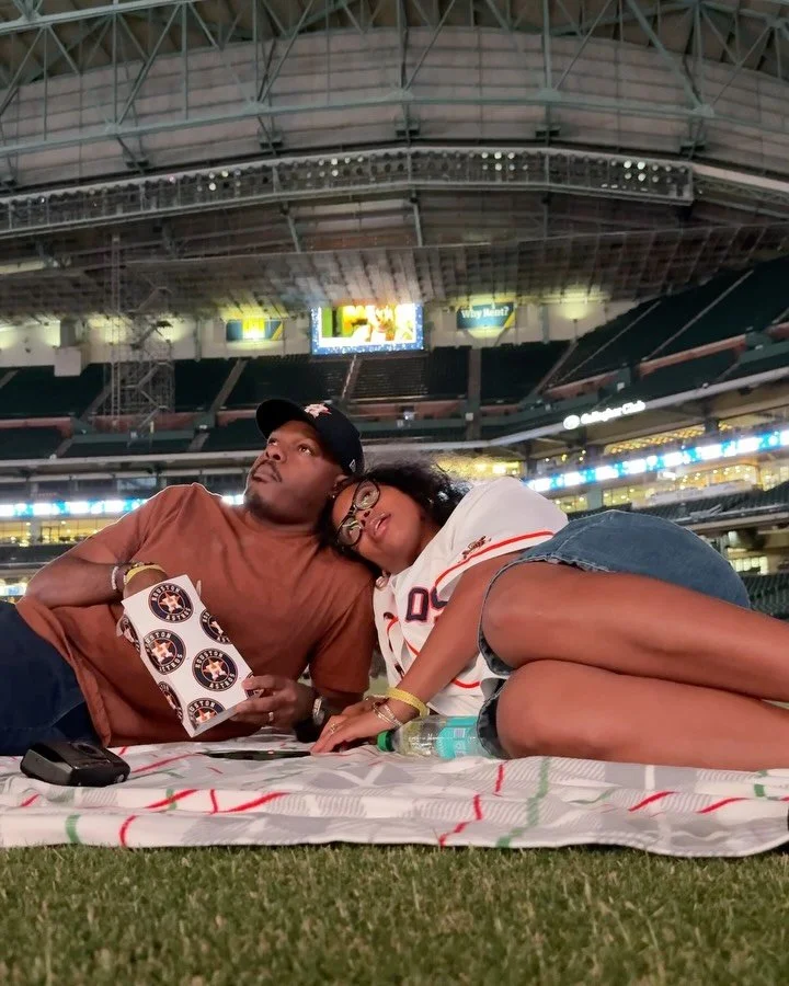 Date night movie night at the @astros Light Up the Park at @daikinpark ⚾️🍿🎄

#TheSliceofShameika #SmithingFOUREVER #astros Houston events