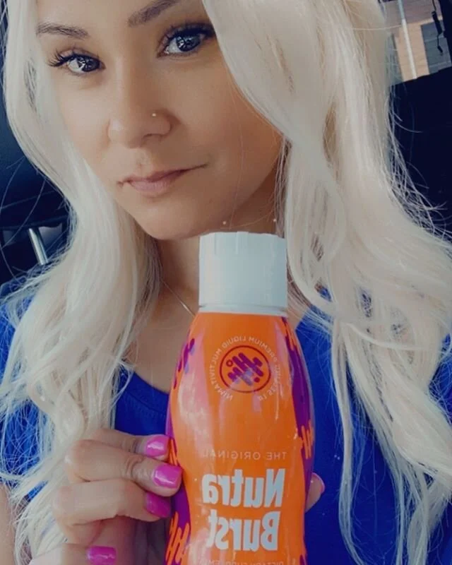 Just me and my nutraburst!! 🤩☀️