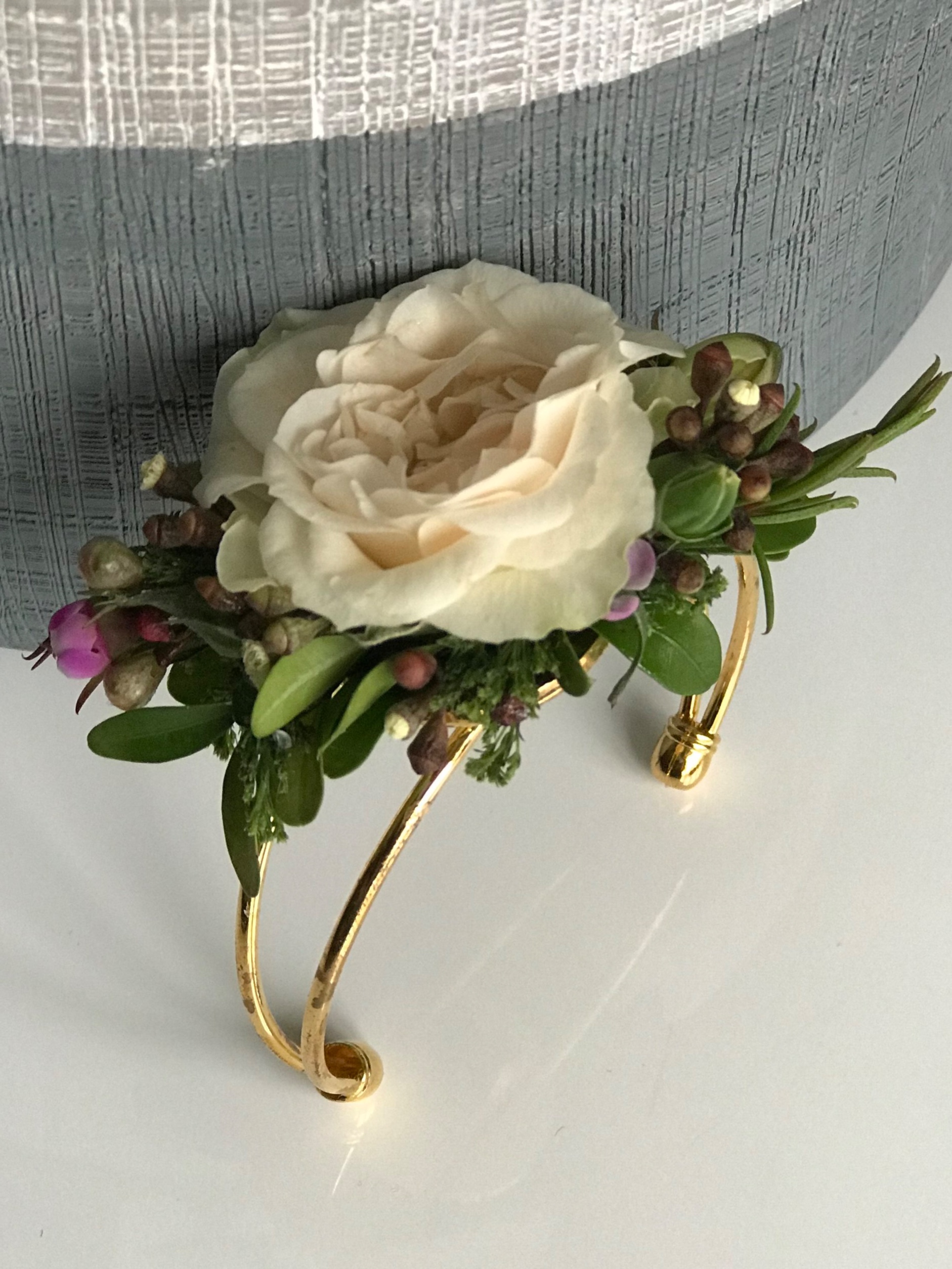 Pure+Bloom+Flowers+-+blush+rose+flower+bracelet+-+top+view.jpg