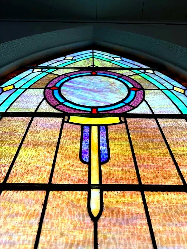 stained_glass_vibrant.webp