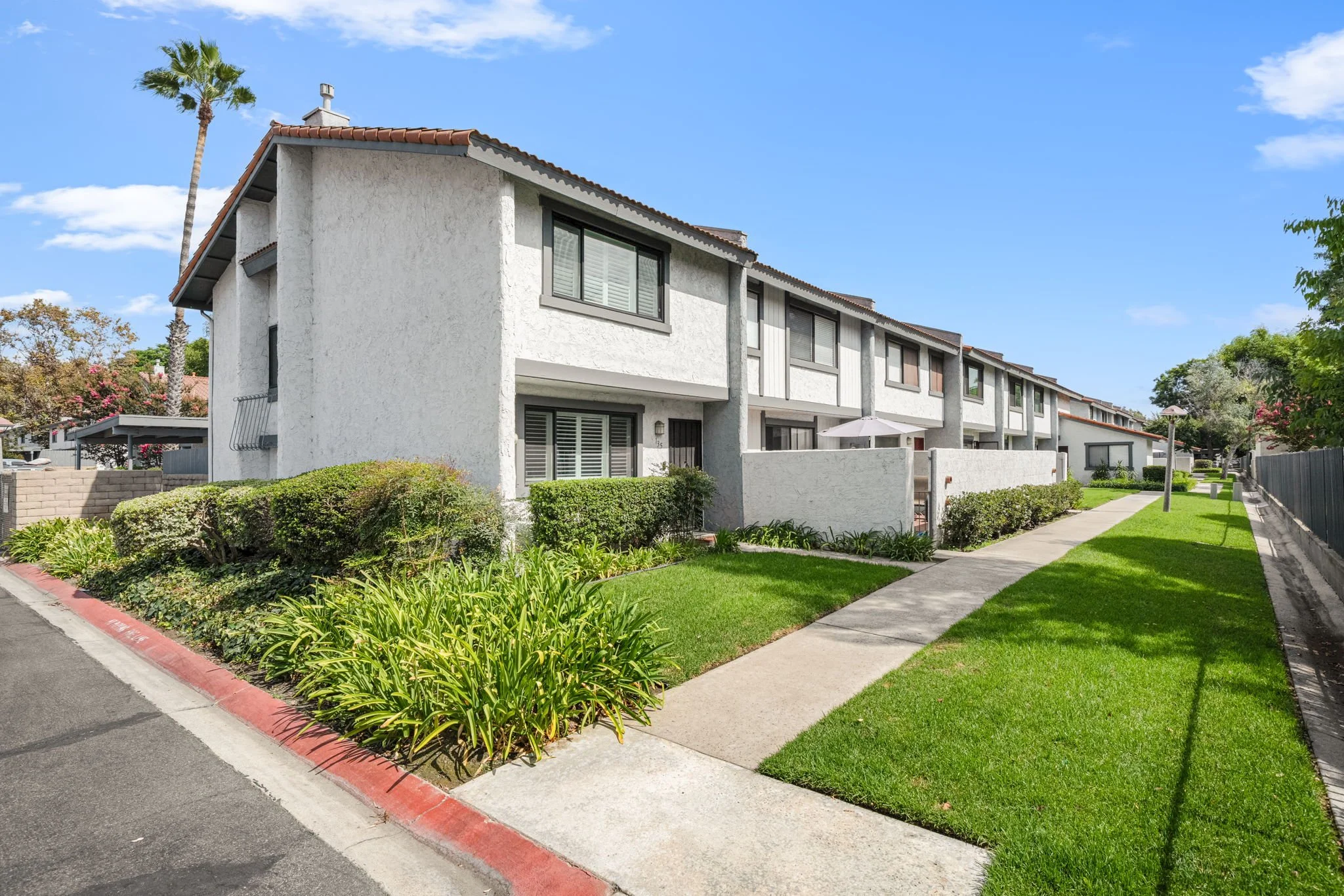 1-1910 W Palmyra Ave 135-22.jpg
