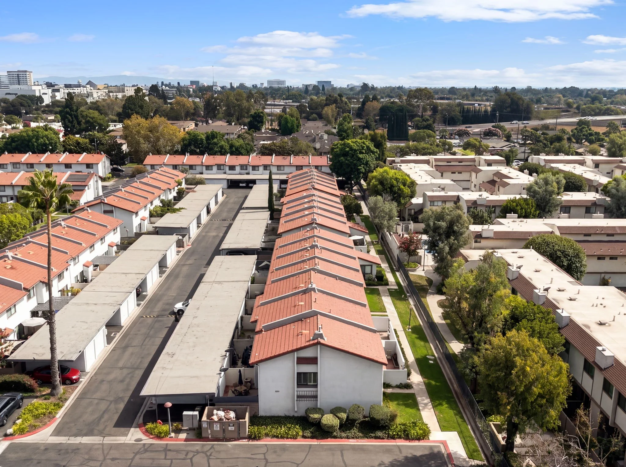 10-1910 W Palmyra Ave 135-36.jpg