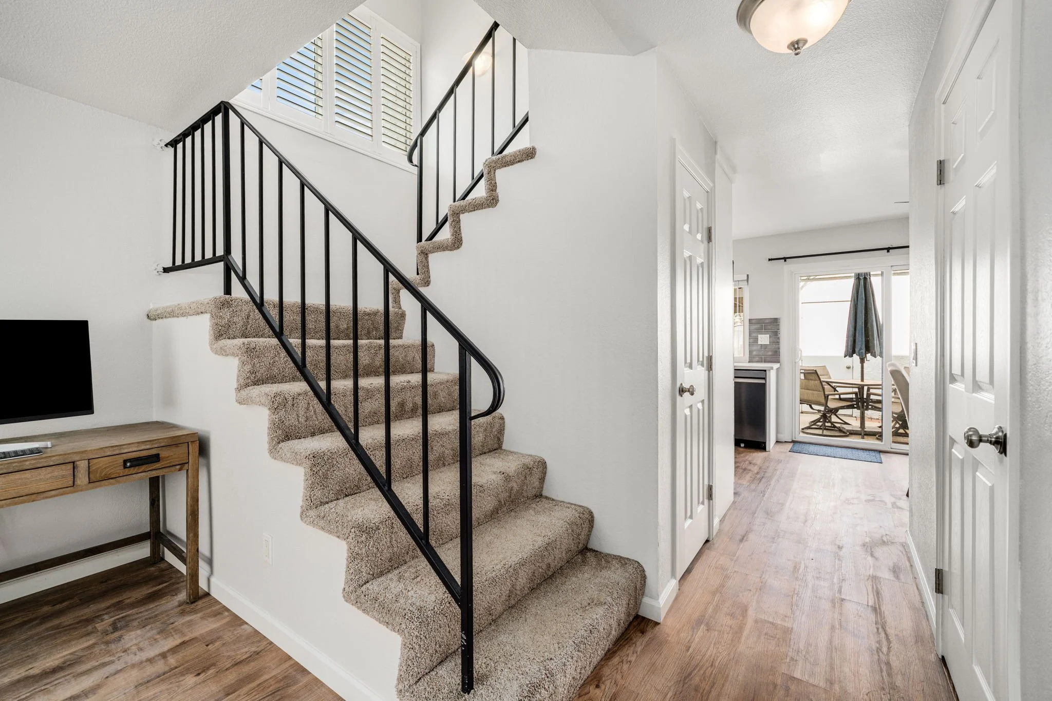 18-1910 W Palmyra Ave 135-15.jpg