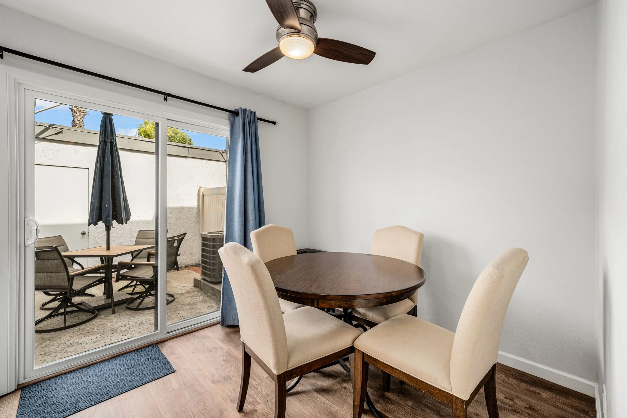 23-1910 W Palmyra Ave 135-14.jpg