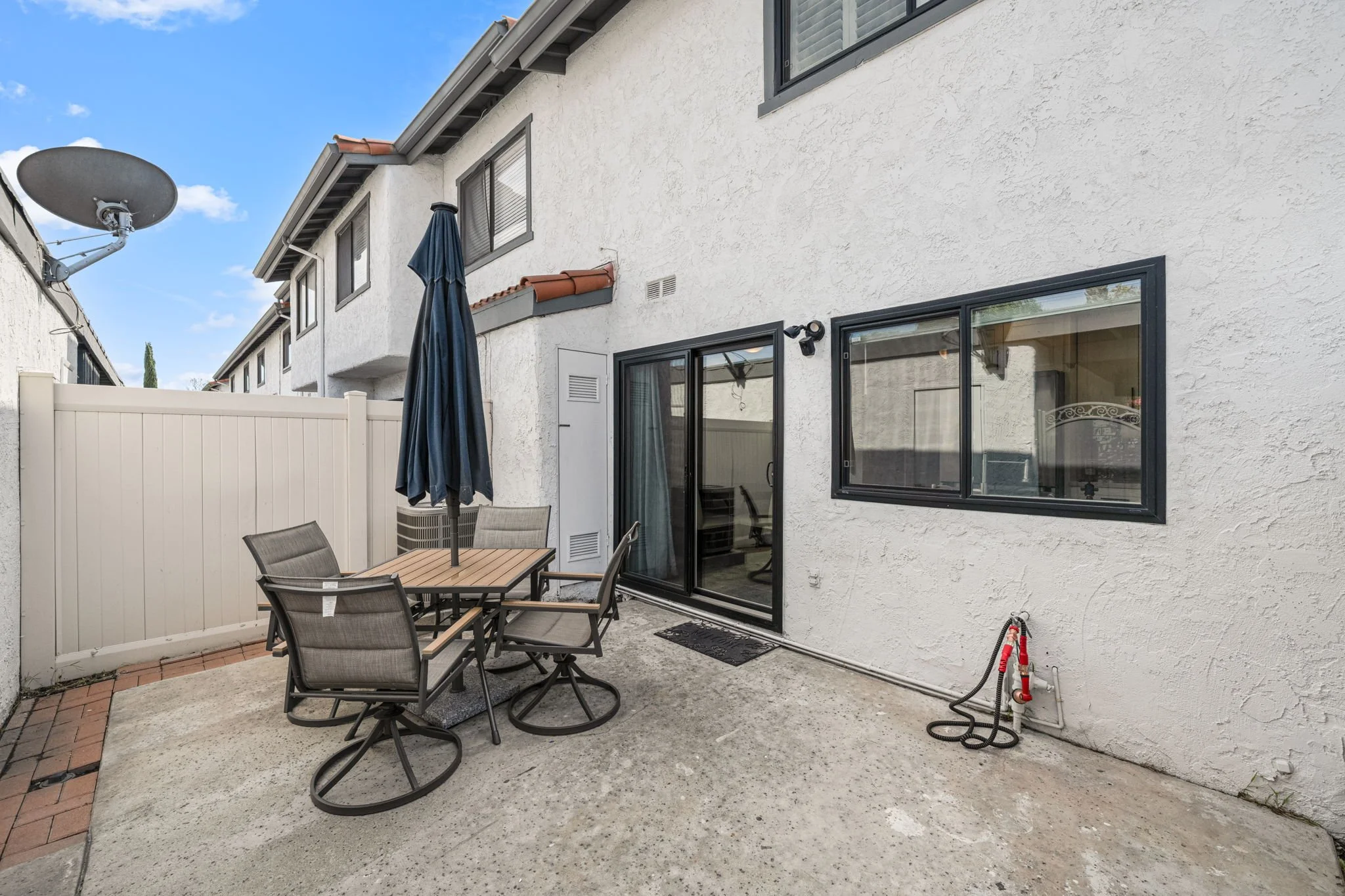 25-1910 W Palmyra Ave 135-25.jpg
