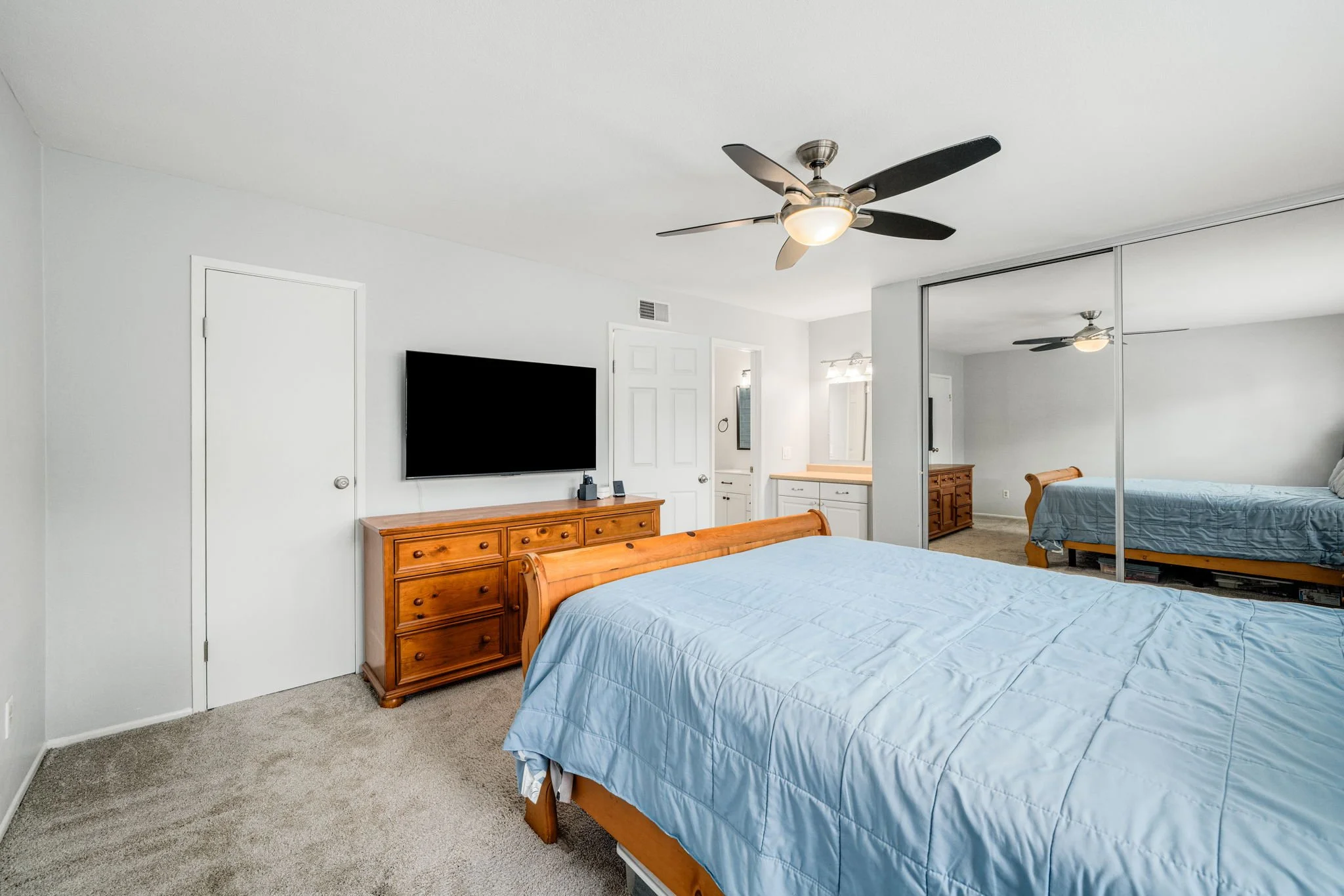 29-1910 W Palmyra Ave 135-4.jpg