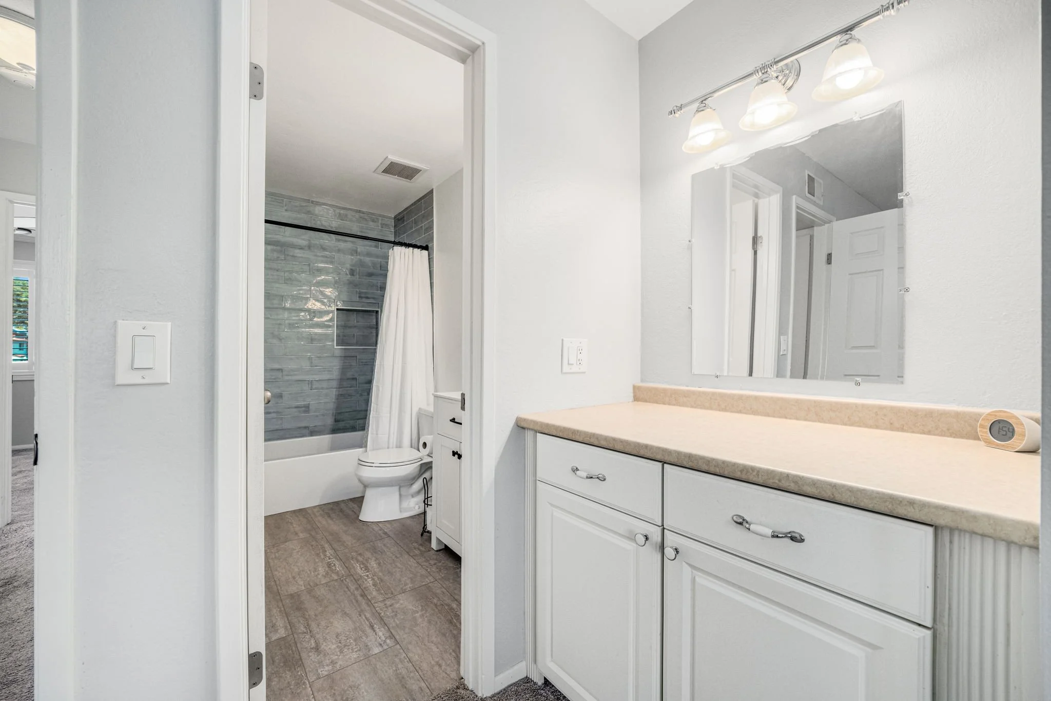 30-1910 W Palmyra Ave 135-5.jpg