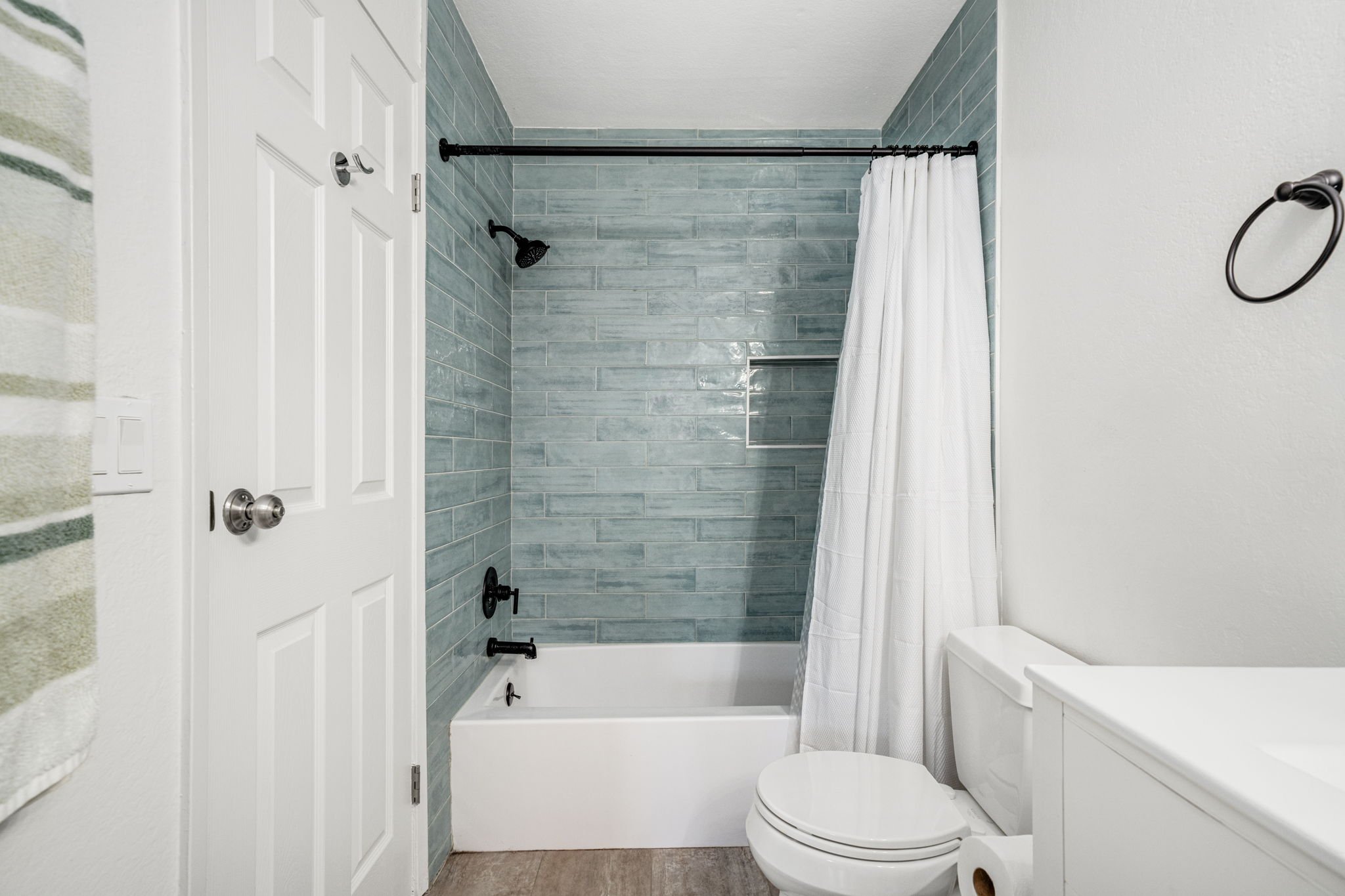 32-1910 W Palmyra Ave 135-7.jpg