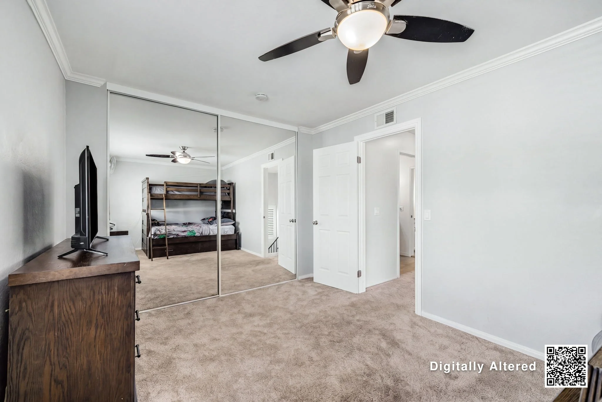 36-1910 W Palmyra Ave 135-9-Light-Tidy-WM.jpg