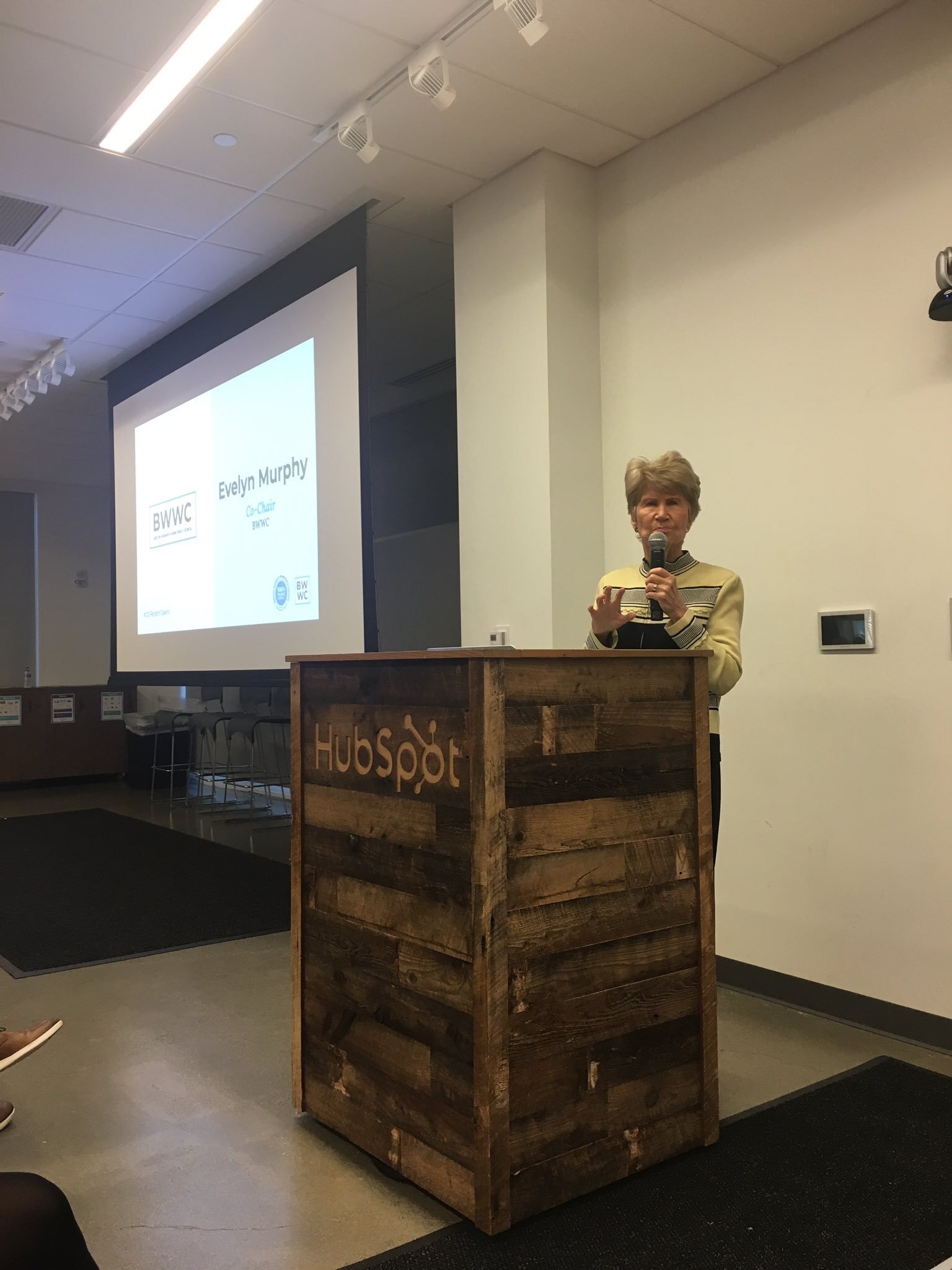 BWWC Co-Chair, Evelyn Murphy, introduces the distinguished guest of the morning, Professor Frank Dobbin | 10.24.2019