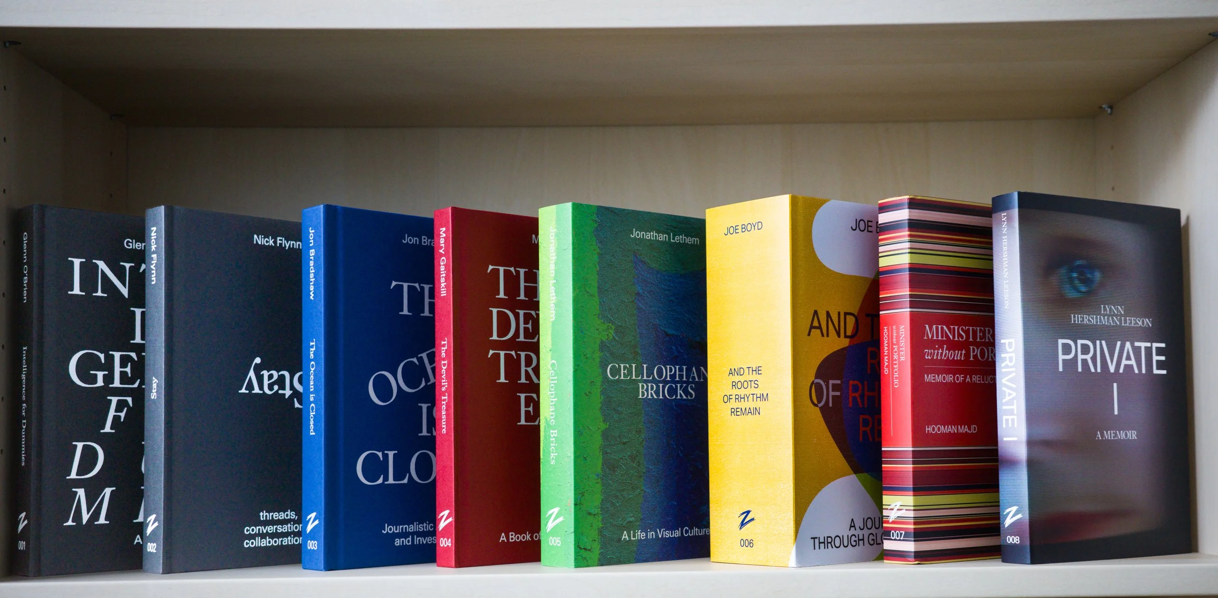 ZE Books Holiday Sale: Special Bundles and 25% Off Everything