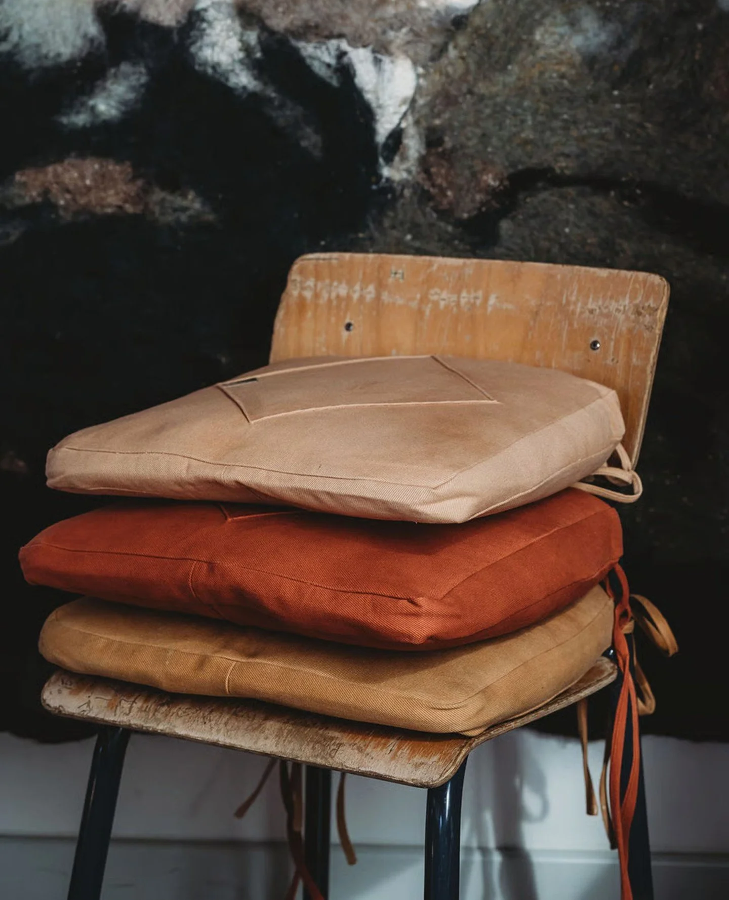 Mother-and-son duo Claudy and Jesk Jongstra&rsquo;s LOADS Collection shows what biodynamic agriculture and plant-based color can look like at scale. Demeter-certified fibers, fully traceable dyes, and a clear bridge between art and enterprise&mdash;a