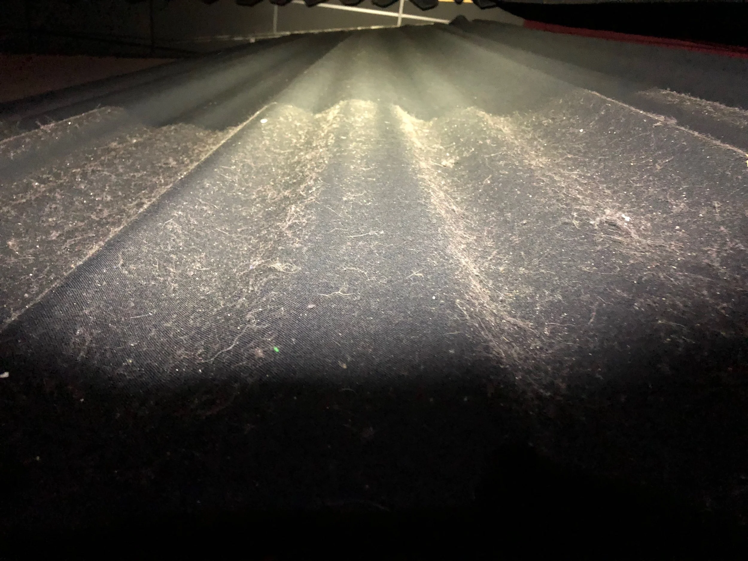 Side moving masking during vacuuming process.