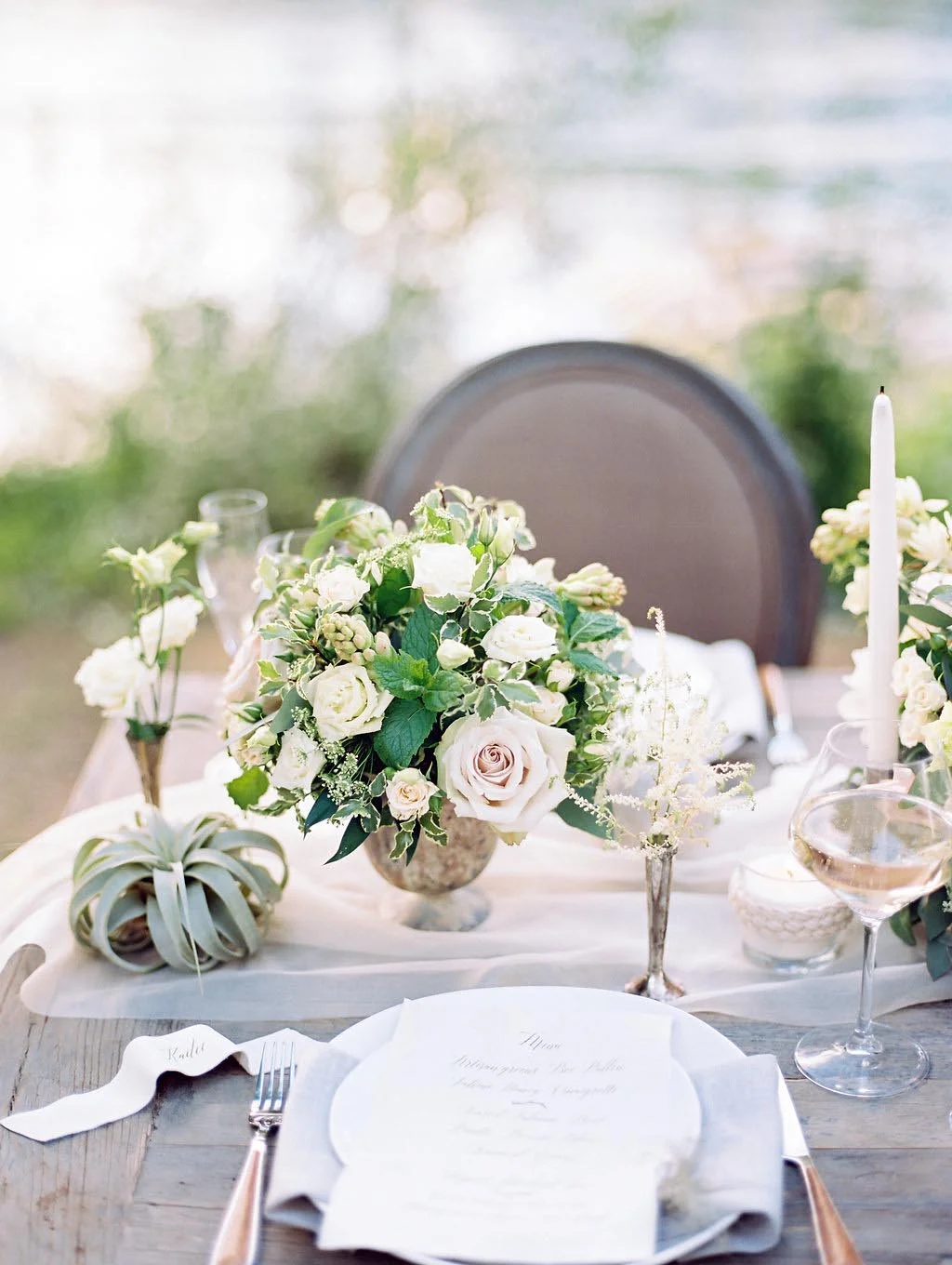willow-flower-co-canmore-rocky-mountain-flowers-reception-4.jpg